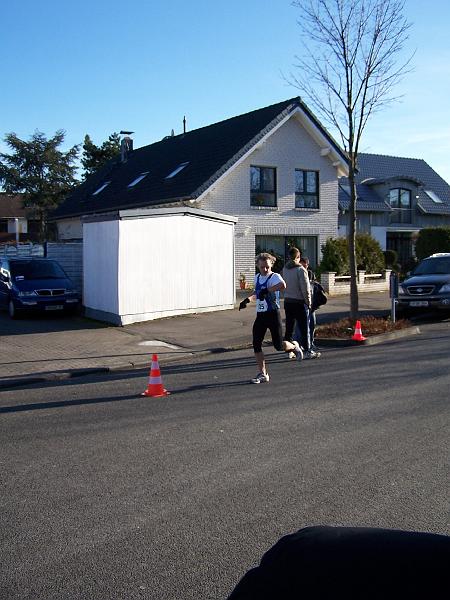 52.JPG - Gerd vor dem Einlauf in die Wechselzone (nach 10km)